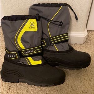 Boys Kamik snow boots